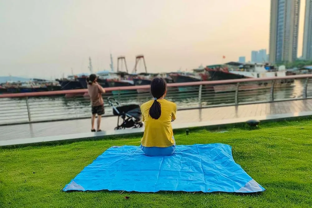 Orga'Neat Pocket Picnic Blanket, Sandproof Lightweight Pocket Camping Tarp, 55x 60 Foldable & Fits into Small Bag, Water Resistant Washable Quick Dry Compact Beach Mat for Outdoor Recreation